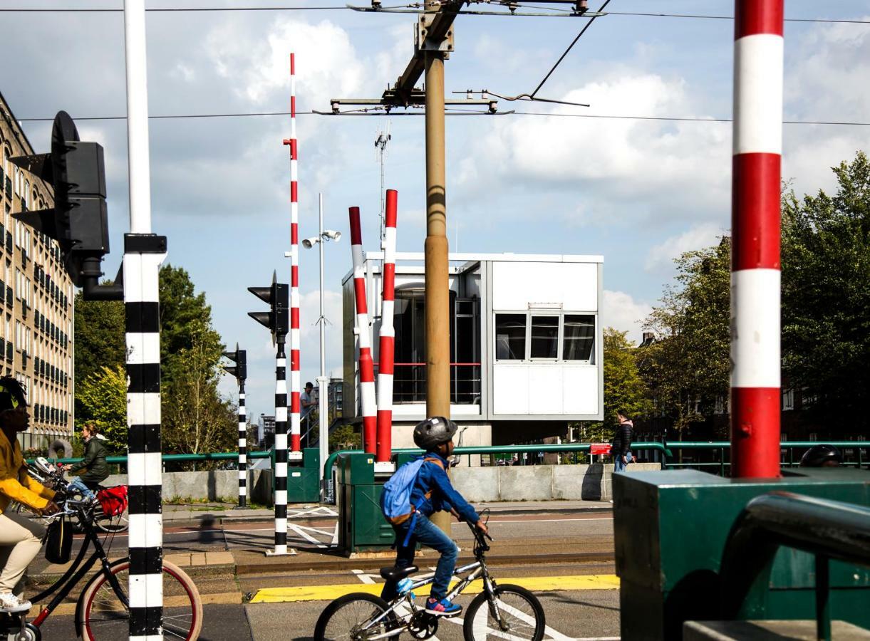Sweets - Wiegbrug Amsterdam Buitenkant foto